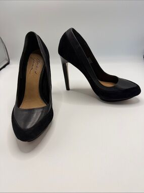 Badgley Mischka Mark & James Black Suede & Leather High Heel Pumps Shoes 6.5